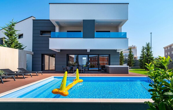 pool