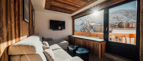 Salon & vue montagne 

@explorhome