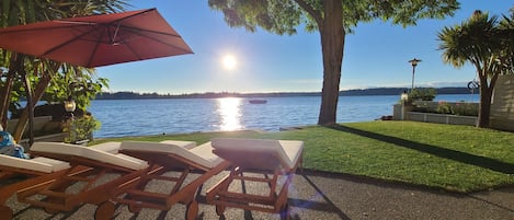 Lounge Chairs Weather Dependent 