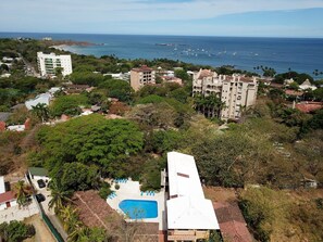 Great location in the centre of town! Walk to the Beach, Shops and Restaurants.