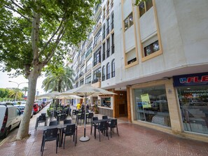 Building, Window, Chair, Tree, Urban Design, Real Estate, Facade, Shade, City, Leisure