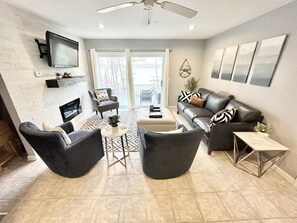 Upstairs Living Room with Lake View 