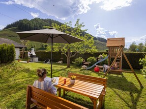 Cloud, Plant, Sky, Nature, Leaf, Botany, Shade, Umbrella, Outdoor Furniture, Grass