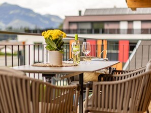 Möbel, Holz, Stuhl, Tabelle, Interior Design, Gartenmöbel, Tisch Im Freien, Balkon, Holzbeize, Küche & Esszimmer Tisch