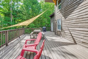 Furnished Deck in Summer | Dining Area | Gas Grill