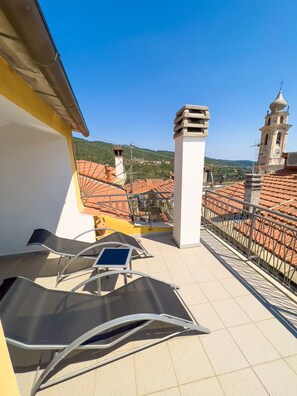 Balcony / Terrace / Patio