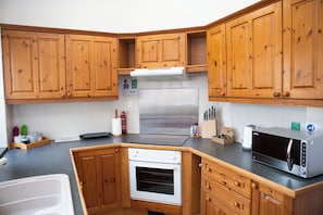 Fully Kitted Kitchen