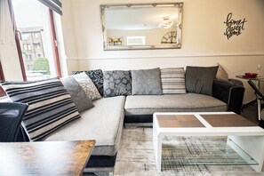 Living Room (1)