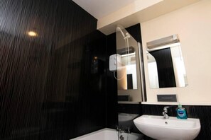 Bathroom with bath and shower (1)
