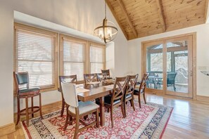 Dining Room Area- Large Dining Table 