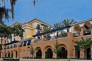 Alfond Inn Exterior 2 2