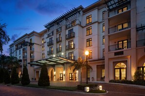 Alfond Inn Night View 3 5_2