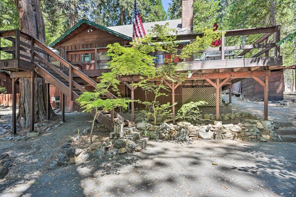 Mi-Wuk Village Vacation Rental | 4BR | 2BA | Stairs Required | 1,800 Sq Ft
