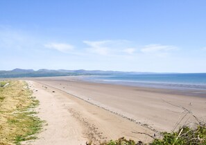 Morfa Bychan beach just a short walk from the property