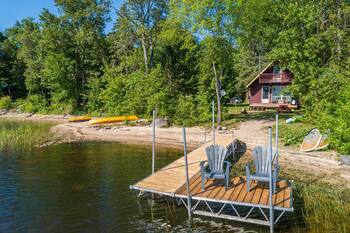Beachfront cottage on the Ottawa River
