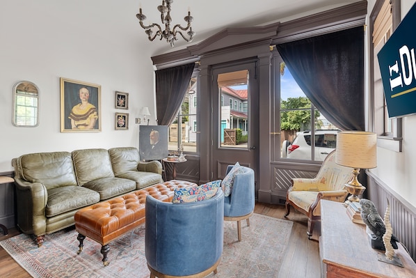 Parlour House | Revival St Collection