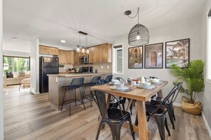 Dining & Kitchen Area