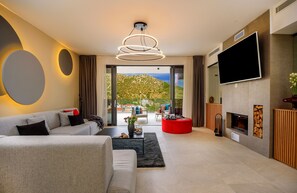Stylish decoration and best quality furniture just for your pleasure.