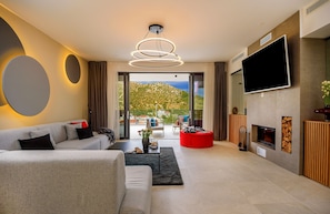 Stylish decoration and best quality furniture just for your pleasure.