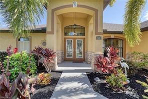 Front Entry Way