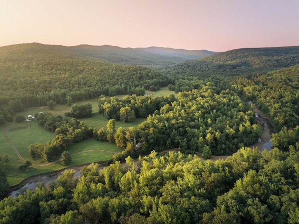 Aerial view of the cabin's setting.