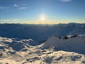 Région de vacances Andermatt-Sedrun-DisentisOuvert de novembre à mai, Gemsstock, 2 961 mètres d'altitude.