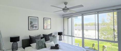 Master King Bedroom with Ceiling Fan and Ensuite