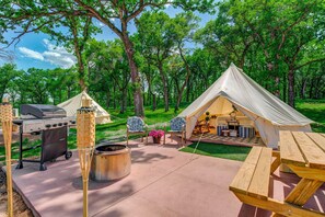 Patio, grill, fire pit