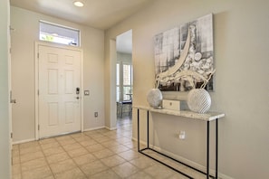 Front Entryway | Keyless Entry