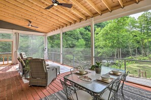 Screened-In Porch | Riverfront