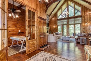 Bear Valley Lodge's cozy living area