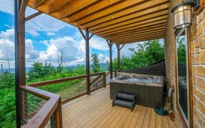 Bañera de hidromasaje al aire libre