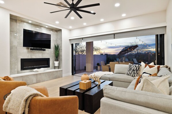 "Jackie was a great host. Answered my questions within minutes. House was clean. The location was the best part about this property. Short walk to Walgreens & Safeway. Everything else was a 30min drive. We truly enjoyed our time here. Thank you Jackie!" -Heather