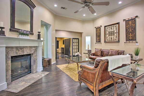 Allen Vacation Rental | 5BR | 4.5BA | Step-Free Access | 5,500 Sq Ft