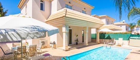 Beautiful villa with private pool and terrace