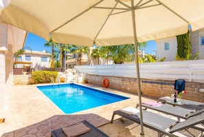 Private pool and terrace