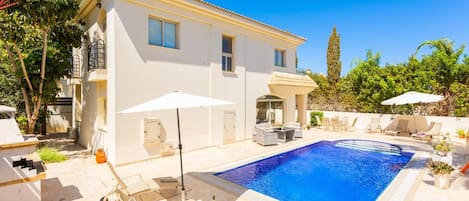 Beautiful villa with private pool, and terrace with sea views