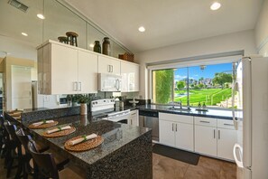 Kitchen/Dining area