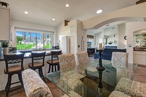 Kitchen/Dining area