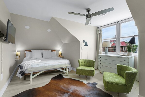 Bedroom 3 - thick and firm king bed, smartTV, and two reading chairs.  Such a cozy space!