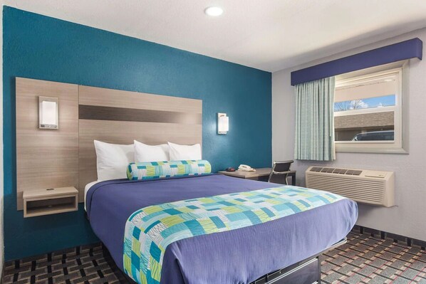 Unit with 1 Queen Bed