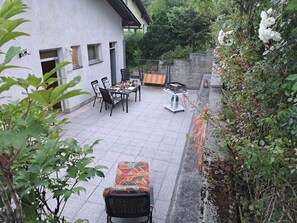 Appartement 1 Lavendel-Appartement Lavendel Terrasse am Abend