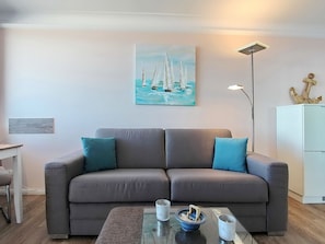Haus Metropol, App. 74, Wohn-Schlafzimmer