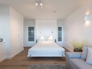 Haus Dünenhof zu Kronprinzen, App. 88, Wohn-Schlafzimmer