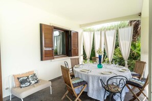 Outdoor dining