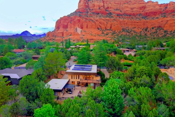 Sedona Vacation Rental | 4BR | 3.5BA | 3,252 Sq Ft | 2 Steps to Enter