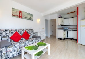 Communal lounge/ TV room,Kitchen or kitchenette,Living room
