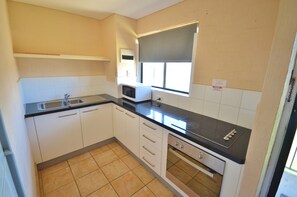 RIVERVIEW HOLIDAY APARTMENT 26 - fully equipped kitchen