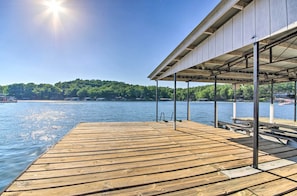 Boat Dock | 1,450 Sq Ft | 5 Exterior Security Cameras (Facing Out)