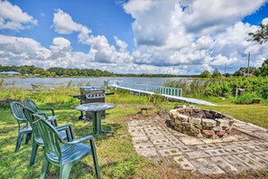 Lakefront Property | Gas Grill | Fire Pit | Private Dock